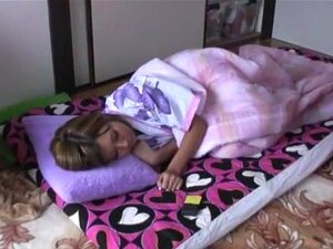 Incroyable nana japonaise Kairi Uehara dans une scène de giclement
