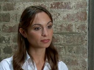 Humiliation de chatte impitoyable, tourment de groupe explicite pour