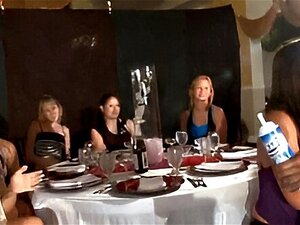 Découvrez des milfs séduisantes qui révèlent leurs désirs