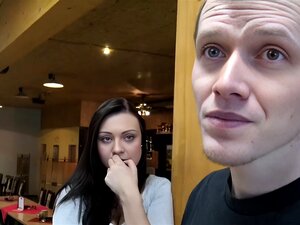 HUNT4K. Hunter cherche du sexe génial pour de l'argent dans