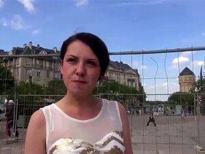 Babe française pour la première fois en DP. Première fois en DP-