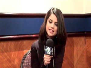 Selena Gomez - Pokies