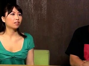 Femme orientale lubrique profite d'un gangbang interracial hardcore