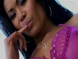 La Thaïlandaise privée adore le DP et le sperme