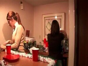 Des filles brunes minces, douces et mignonnes