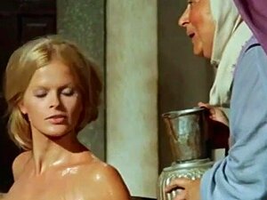 Edwenech Fenech et Karin Schubert - Ubalda Toutes nues et chaudes