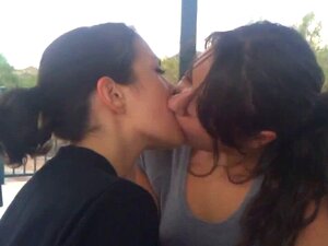 Baiser lesbien - 4. Baiser lesbien - 4