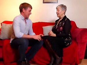 Mature Brit - Une Vieille Dame Chaude Suce et Baise