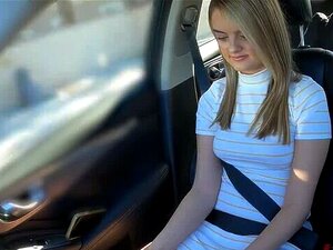 Lexie Fux tremble en jouissant plusieurs fois !