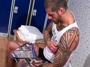 Porno hardcore gay baisant et suçant partie5