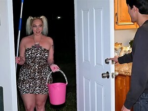 La MILF est tellement bête qu'elle accepte de baiser pour de l'argent