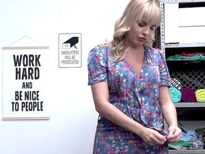 Le suspect est la blonde Dana qui a volé un tas de nourriture de babe