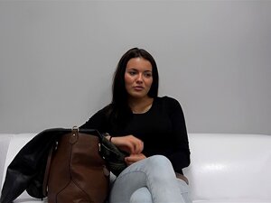 Super chaude brune au casting tchèque