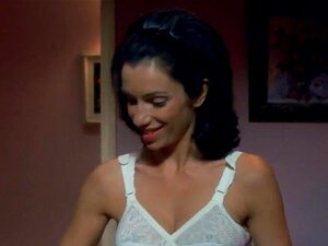 Neta Garty, Aure Atika, Liraz Charchi dans Tour à gauche à la fin du