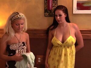 Regardez Gianna Michaels et Ubrey Addams-lesbiennes-baisent