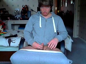 Petit glissant mignon Jakey, cul gay chaud et bite