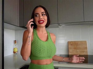 Après une dispute avec son mari, cette salope MILF brune Victoria