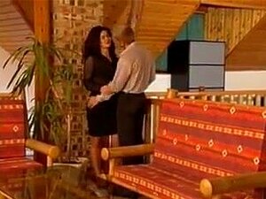 Découvrez la séduction envoûtante des stars du porno Bella et