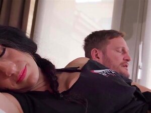 Belle-mère française aux seins sexuels, j'aimerais baiser le cul