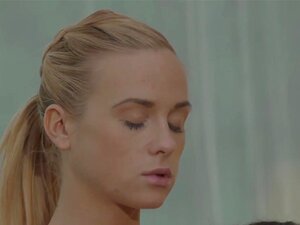 Caitlin & Kari dans L'Autre Femme - Petites Amies, la relation à long