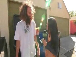 Sexy nana sauvage est payée pour baiser 18 ans