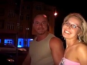 Couple amateur baisant dans la rue