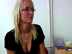 Natalia 01. examen gynécologique d'une fille tchèque