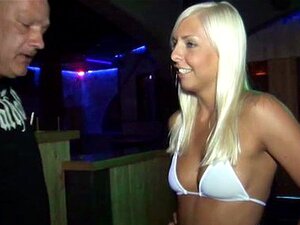 La maigre mignonne allemande Hooker se fait baiser par un vieux