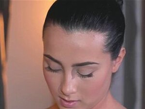 Massage lesbien européen et sexe oral