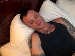 Vidéo porno gay de Cody - Str8Chaser, Cody faisait du jogging