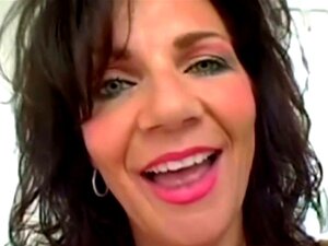 Découvrez le plaisir ultime avec la maman mature Deauxma ! Voyez