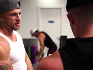 Regarde PERTURBANT ET CHOQUANT ! Deux mecs commencent à baiser