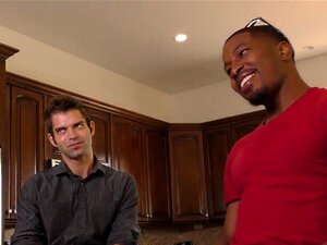 Cuckolding salope creampie. Cocufiage de salope en talons hauts prend