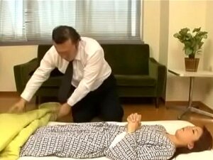 Rika Tamura adore le porno avec des jouets en cam de manières