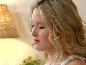 Regardez Slim4K-Mariée en fuite-Café et sexe torride pour une