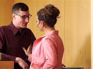 Découvrez l'expérience passionnée de deux jeunes Euro babes, Julia