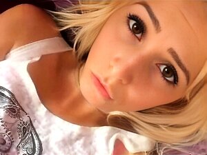 Découvrez le plaisir ultime avec une blonde incendiaire prête à