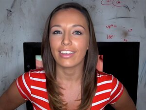 Sweetheart utilise sa bouche pour donner à son étalon une séance