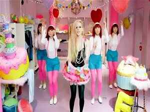 Découvrez un plaisir inégalé avec Kitty Laine et Avril.