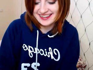 Mignonne webcam avec des bagues