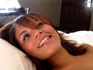 La mignonne étudiante éjacule suce et baise pendant l'éjaculation