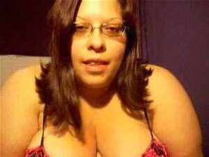 Regardez une coquine amateur bbw se montrer sur webcam. Ne manquez pas