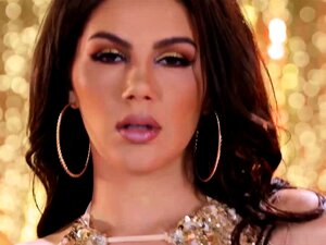 Xander Corvus - Spa pour femmes au foyer en chaleur