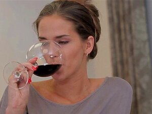 Grosse queue enfonce un trou serré