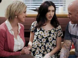 Jane prétend être la fille perdue de longue date du couple. Jane