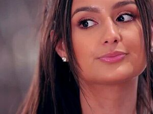 Incroyable trio interracial avec Eliza et Emily