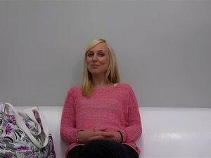 Séduire la Blonde tchèque, Veronika