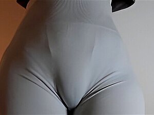 Plongez dans un monde tentateur de luxure et de désir alors qu'une