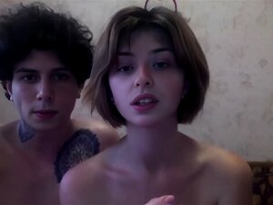 Regardez cette séance de sexe en webcam réelle et torride de ce