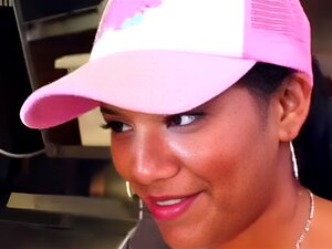 Découvrez la séduisante blonde, Nicki Hunter, dans une expérience